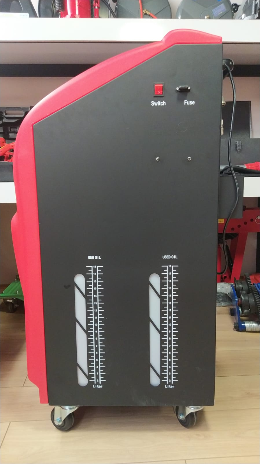 Water system flushing device
