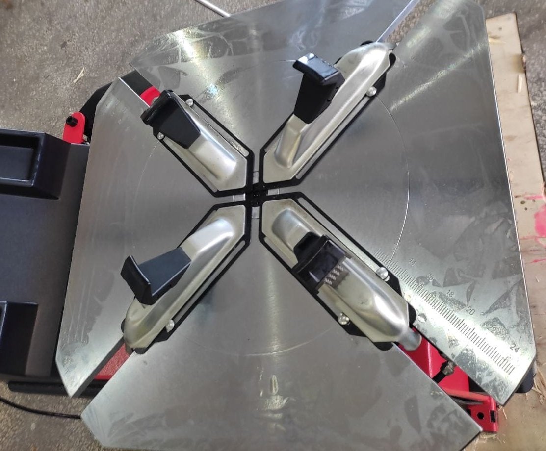 Tire disassembling and assembling machine