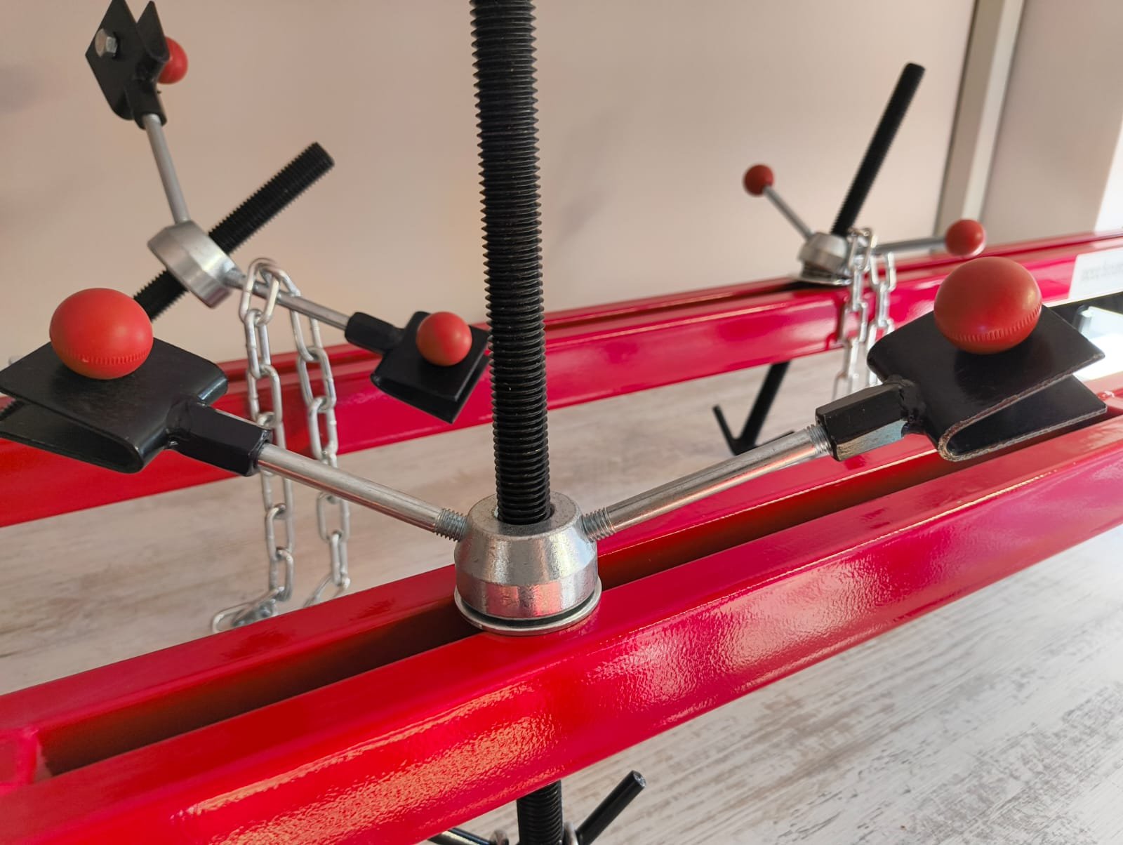 engine holder
