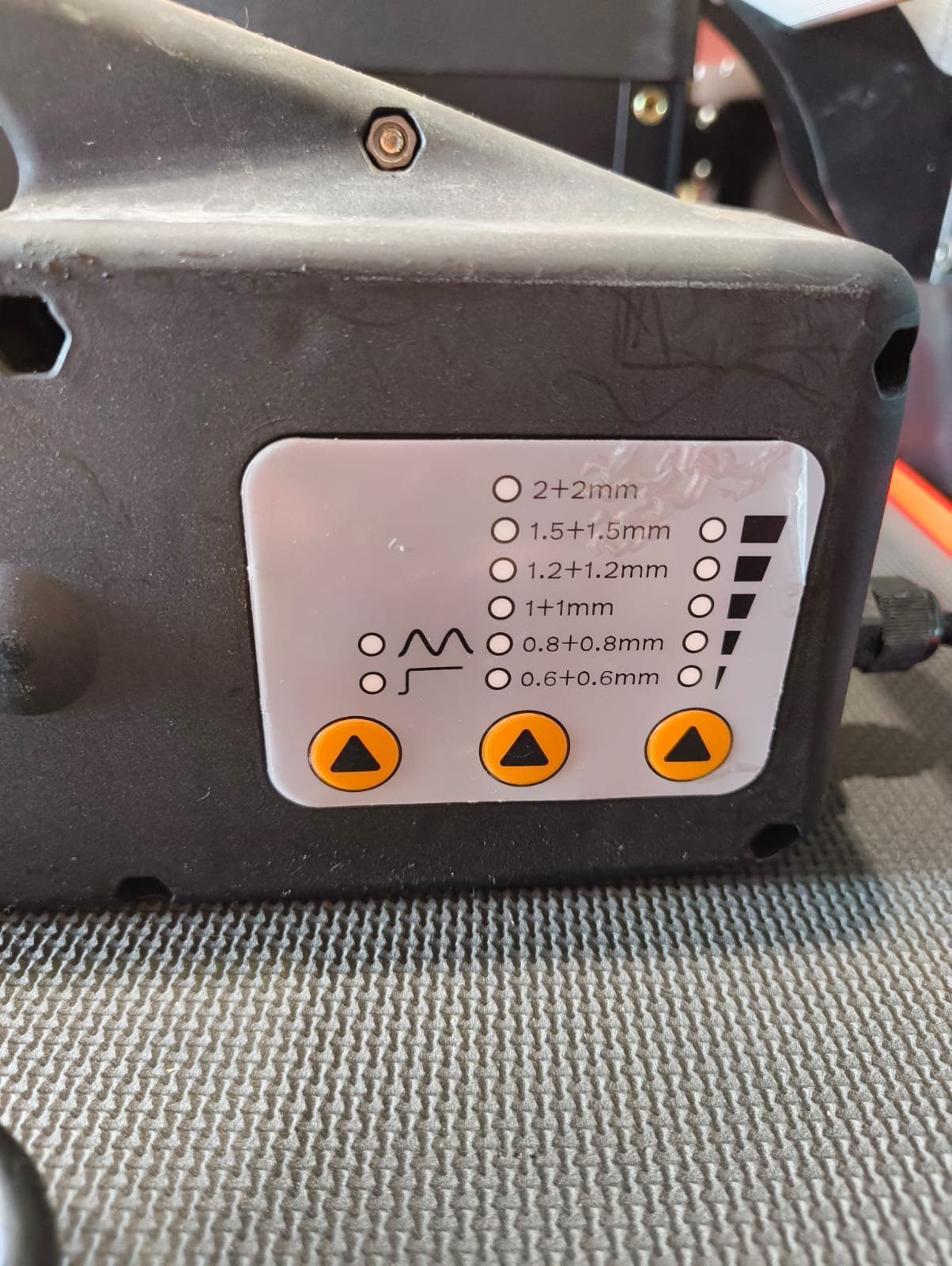Double-sided spot welding machine (Kempi)
