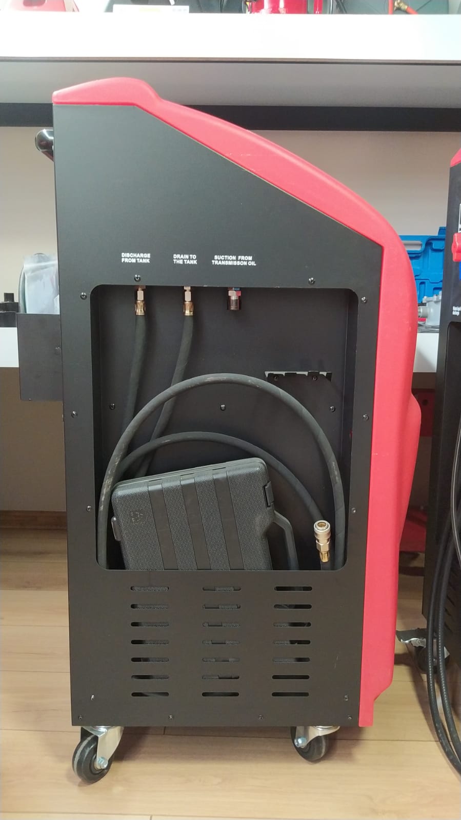 Устройство автоматической замены и очистки масла в коробке передач